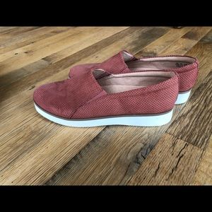 Naturalizer rose suede sneakers - women’s size 8.5 - new without tags